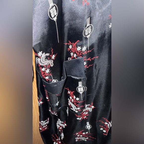Dragon Embroidered Black Kimono - Picture 4 of 7